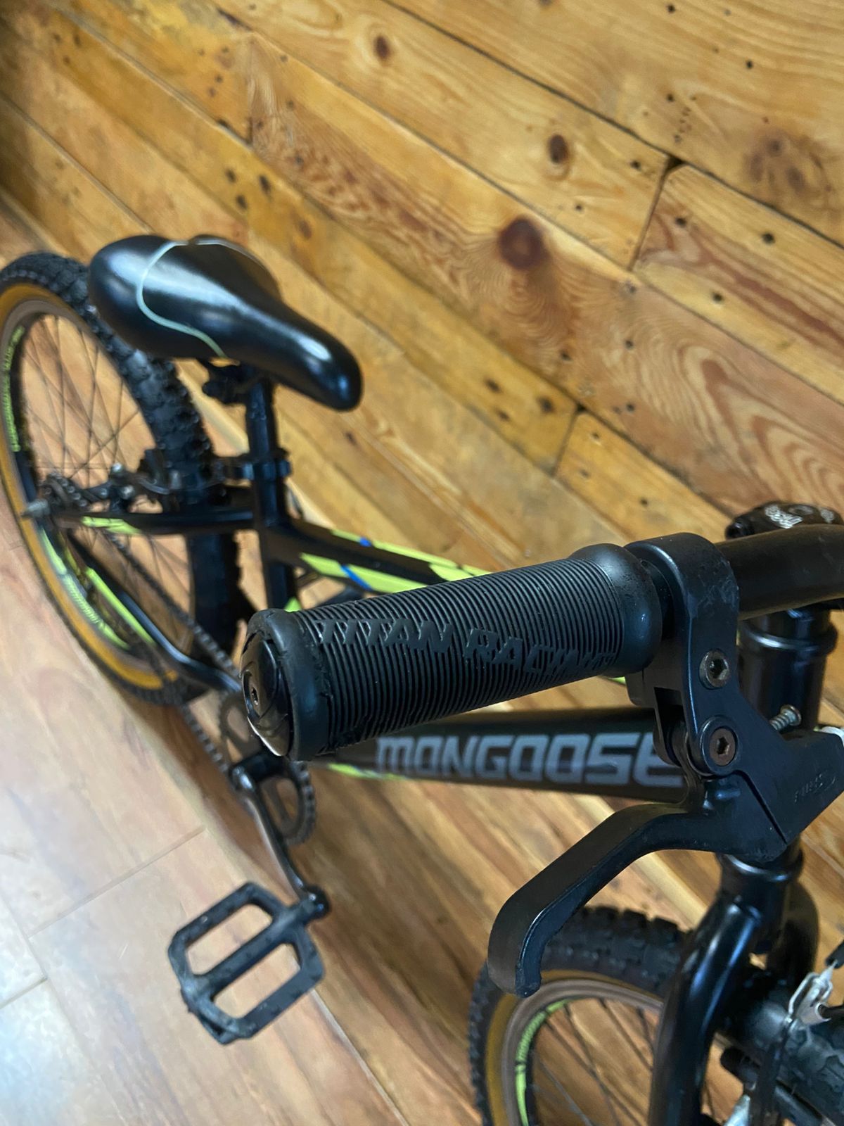 Pre-owned Mongoose 20inch